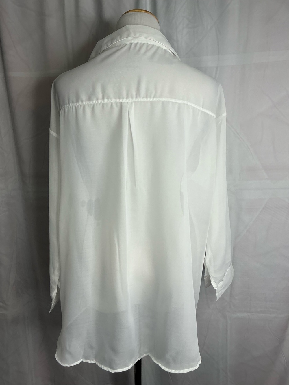 2165 - Elegant Sheer White Button-Down Blouse with Sparkly Diamond Accents - Per - Picture 4 of 8